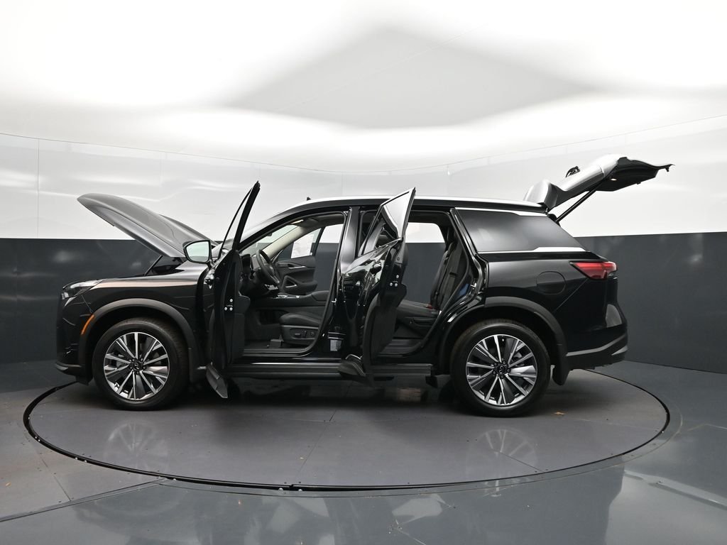 New 2027 MINERAL BLACK INFINITI Luxe FWD image 47