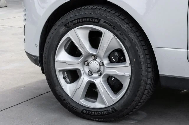 Used 2019 White Land Rover 5.0L V8 Supercharged image 67