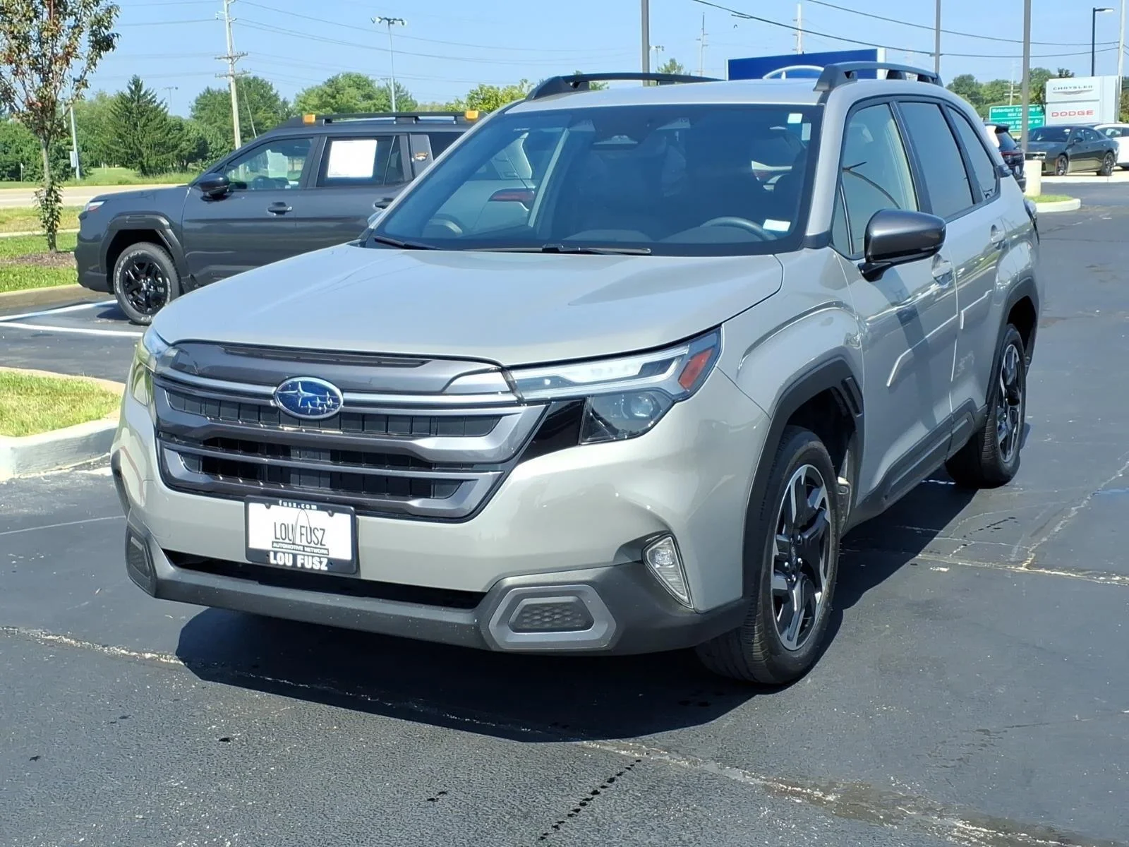 Used 2025 River Rock Pearl Subaru Limited image 2