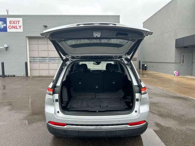 Used 2023 Silver Jeep Limited image 25