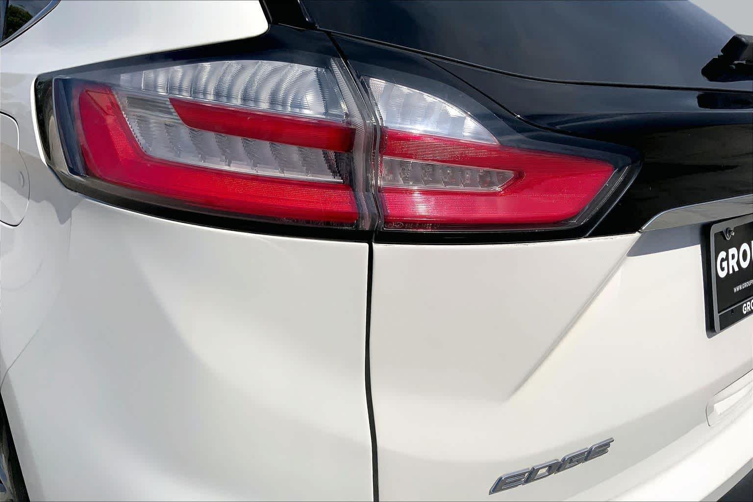 Used 2020 Star White Metallic Tri-Coat Ford SEL image 28