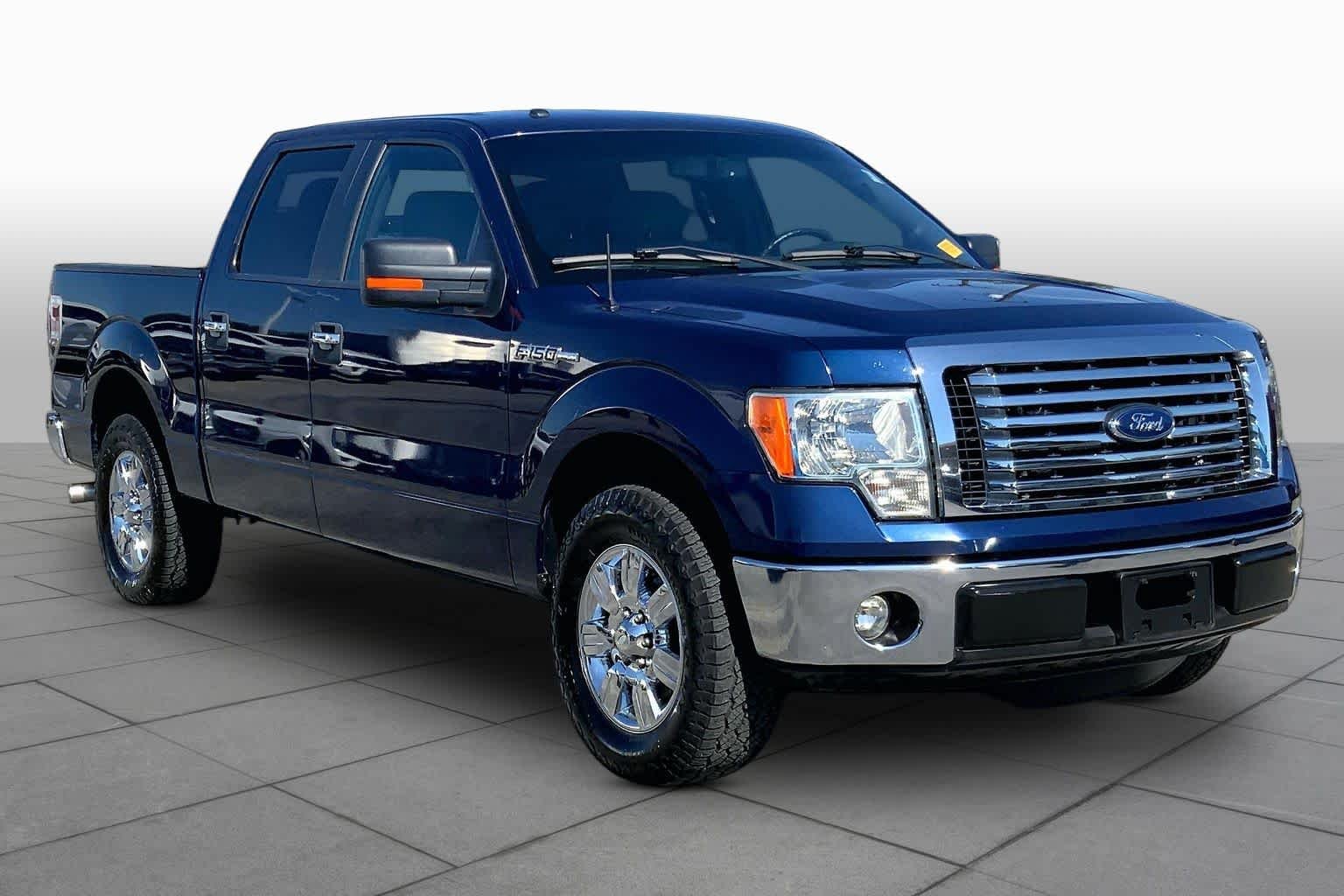 Used 2012 Dark Blue Pearl Metallic Ford XLT image 3