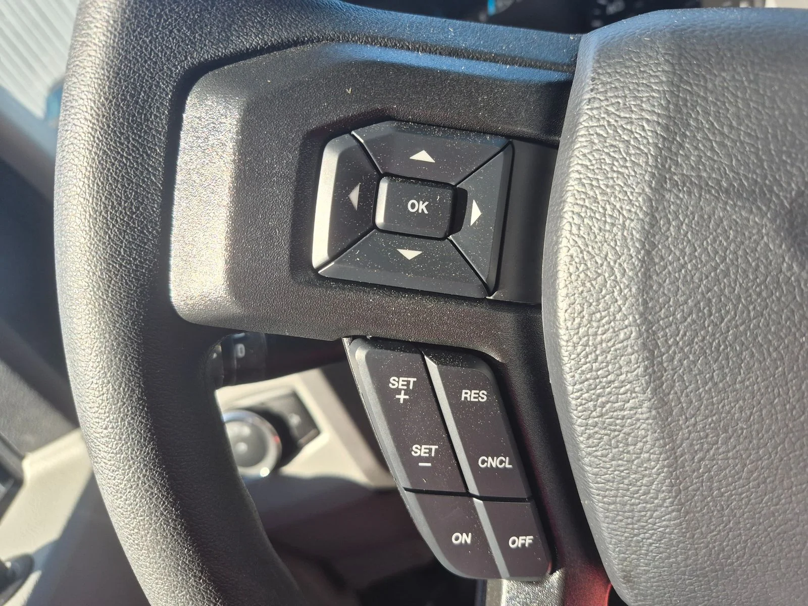 New 2027 Oxford White Ford CSV BODY image 16