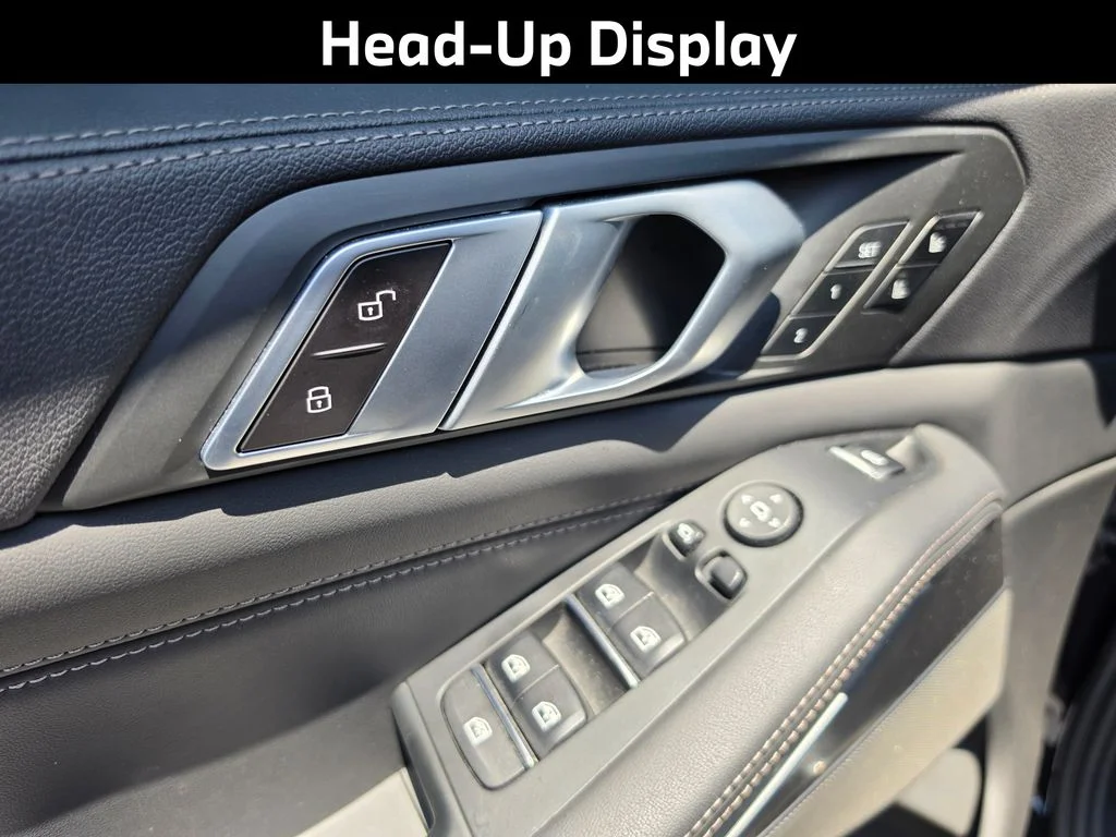 Used 2021 Black BMW M50i image 12