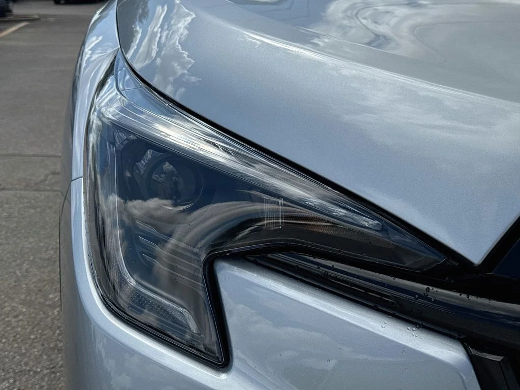 New 2027 Silver Subaru Onyx Edition Touring image 40