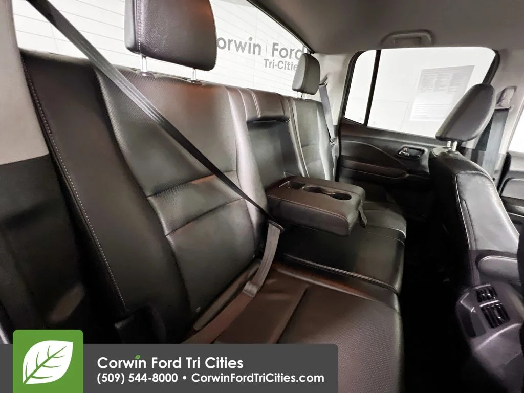 Used 2017 Silver Honda RTL image 15