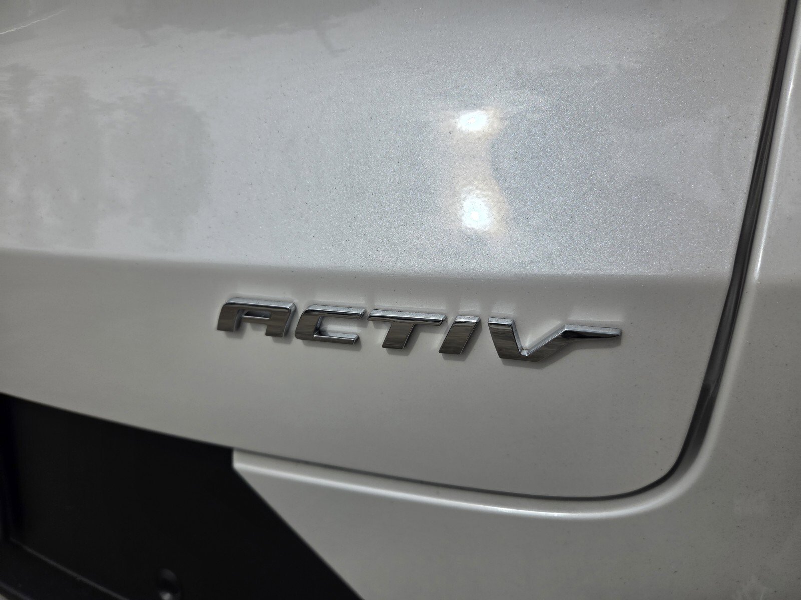 New 2026 Iridescent Pearl Tricoat Chevrolet ACTIV image 15