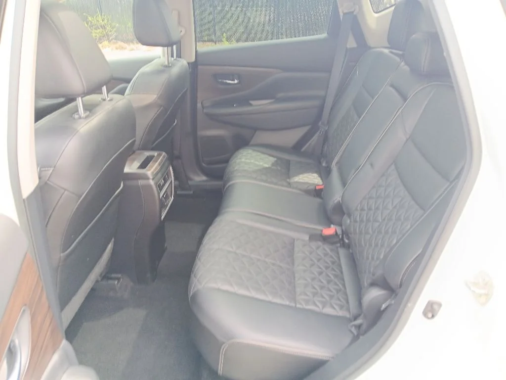 Used 2020 Pearl White Tricoat Nissan Platinum image 32