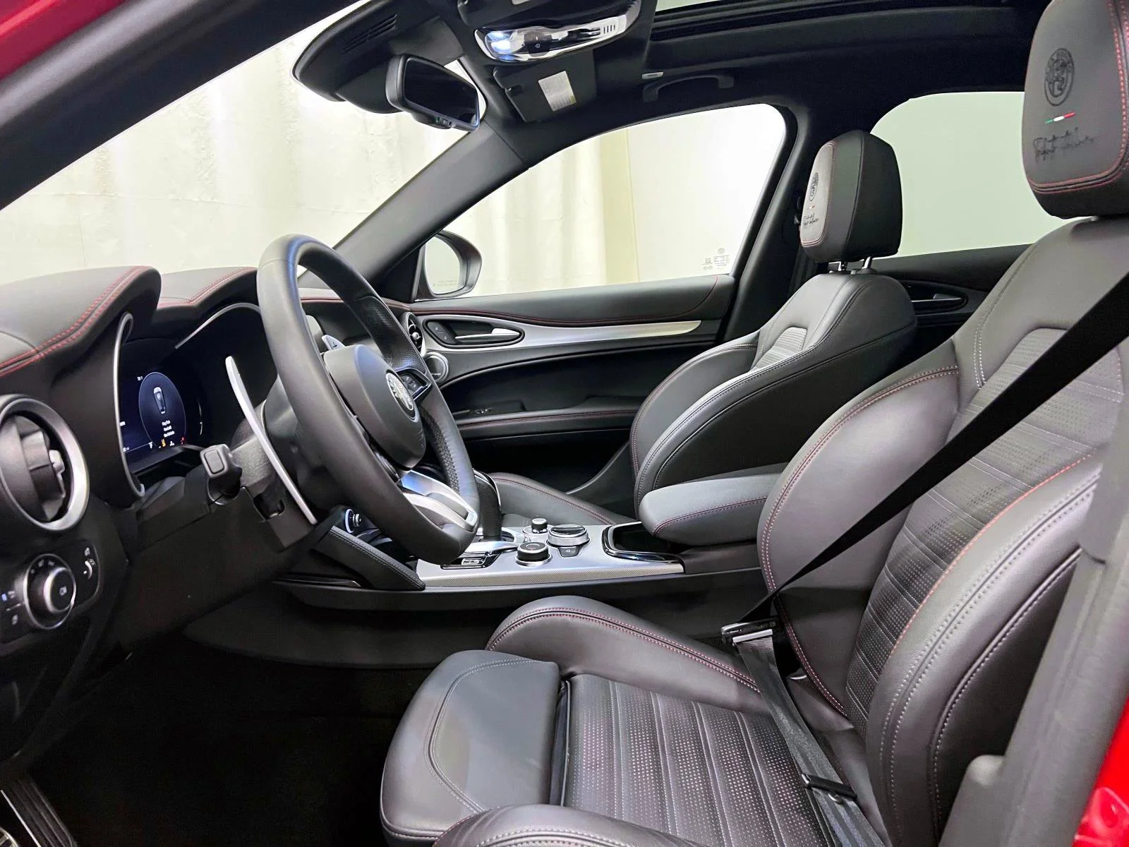 2025 Alfa Romeo Stelvio Special Edition - Photo 16
