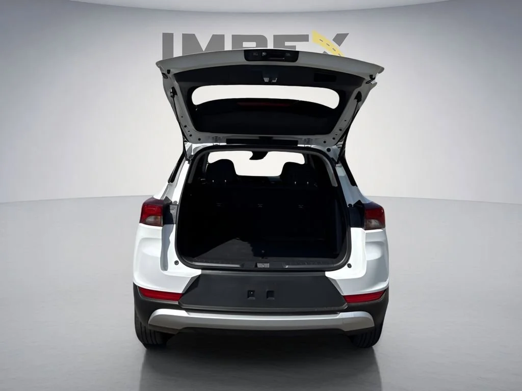 Used 2025 Summit White Chevrolet LT image 26