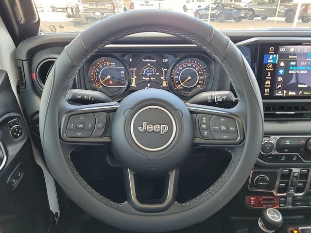 Used 2025 White Jeep Rubicon image 19