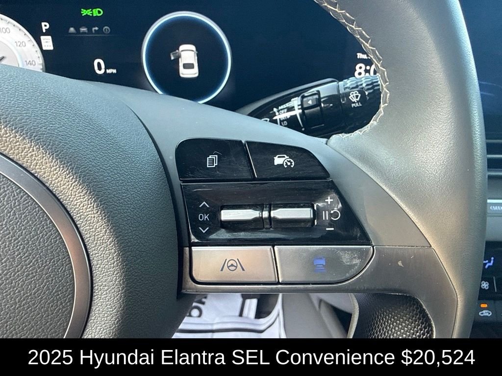 Used 2025 White Hyundai SEL Convenience image 22