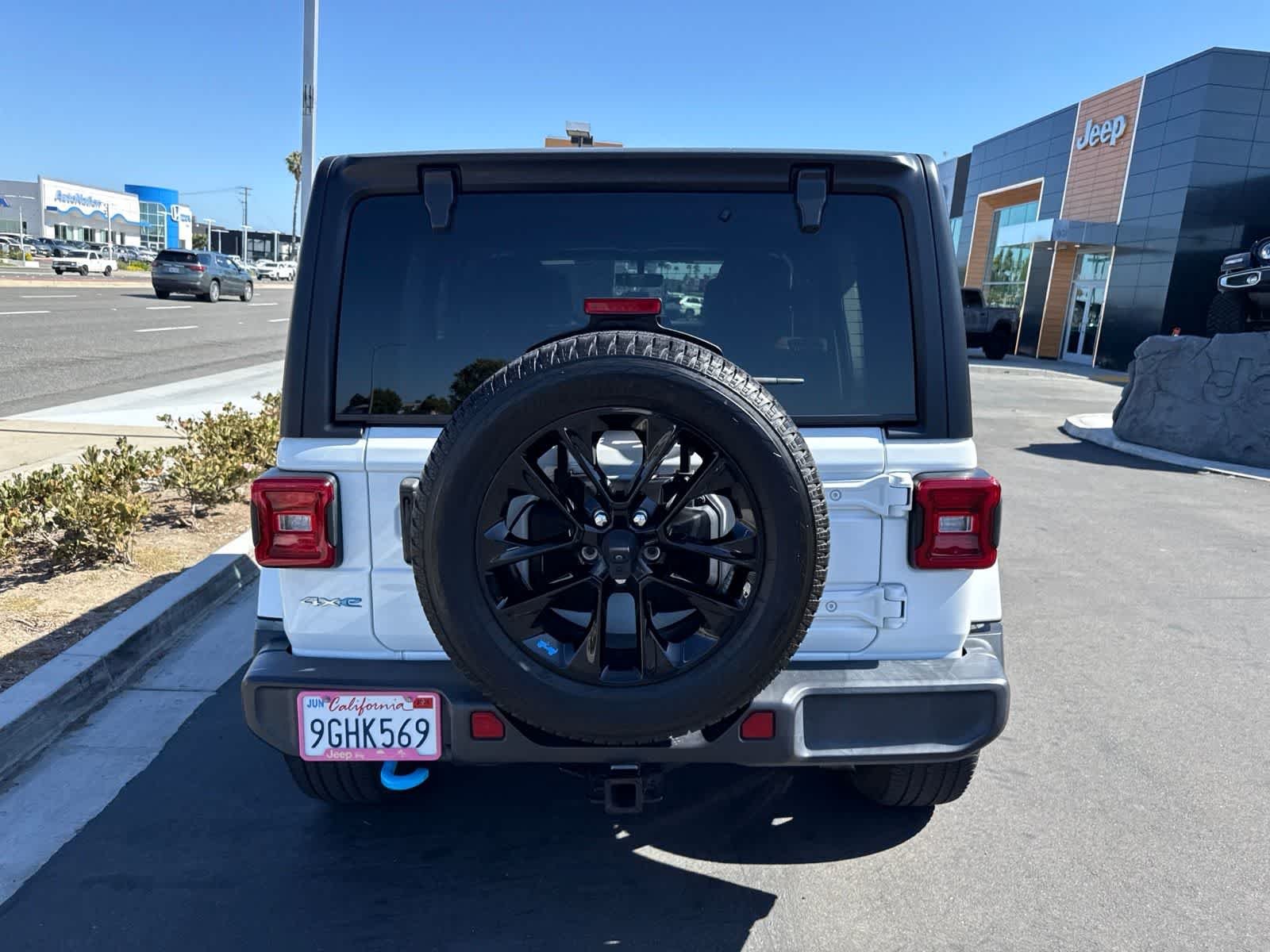 Used 2023 Bright White Clearcoat Jeep Sahara image 17