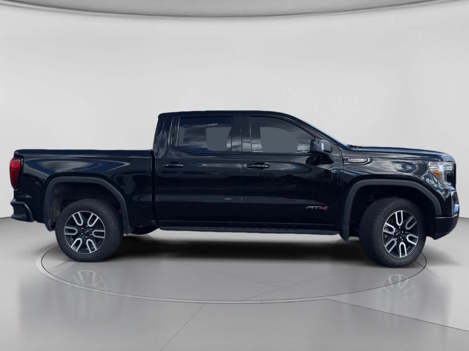Used 2022 Onyx Black GMC AT4 image 2