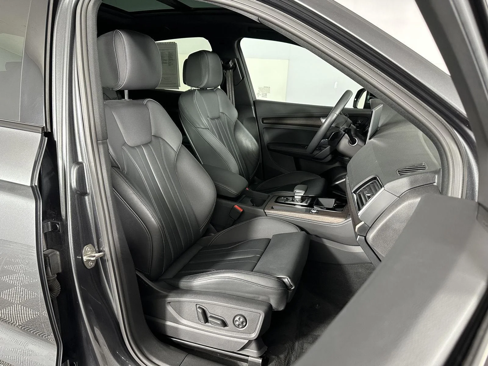 Used 2023 Daytona Gray Pearl Effect Audi S line Premium Plus image 2