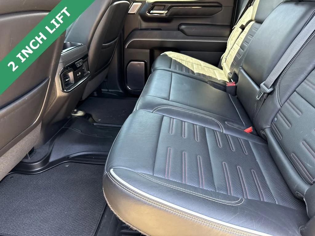 Used 2022 White GMC AT4X image 17