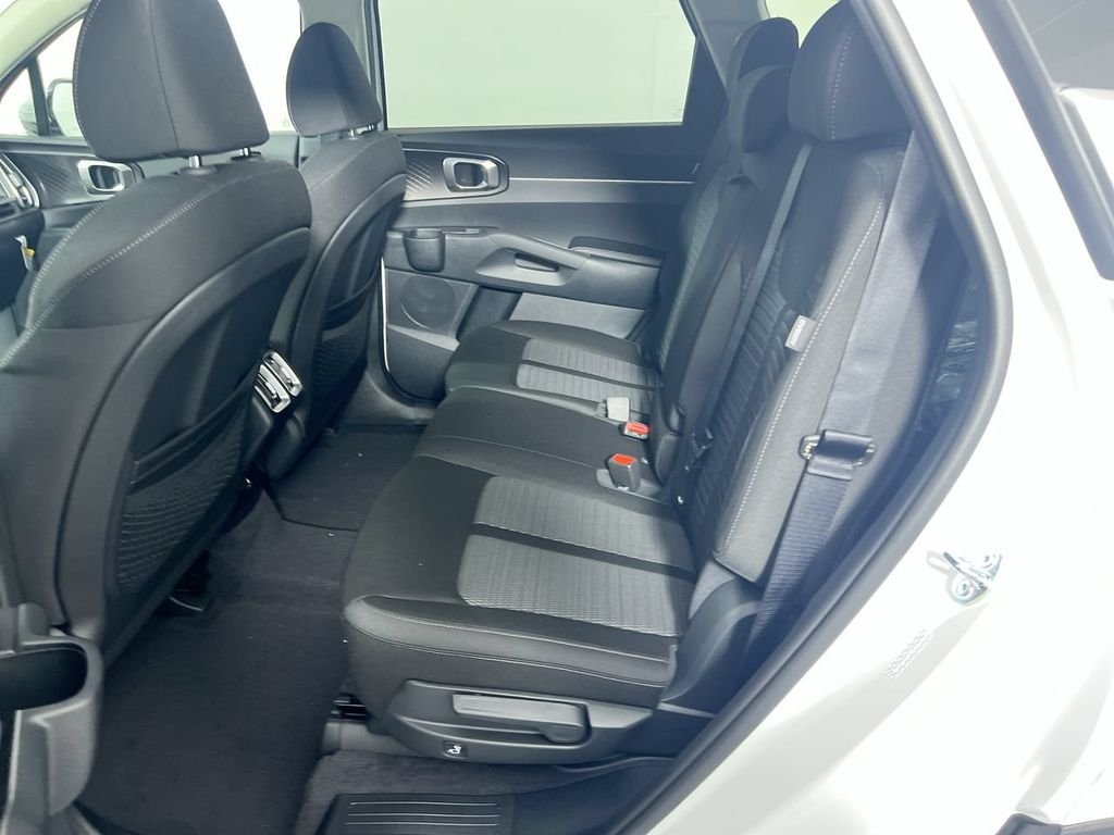 New 2026 Glacial White Pearl Kia LX image 26