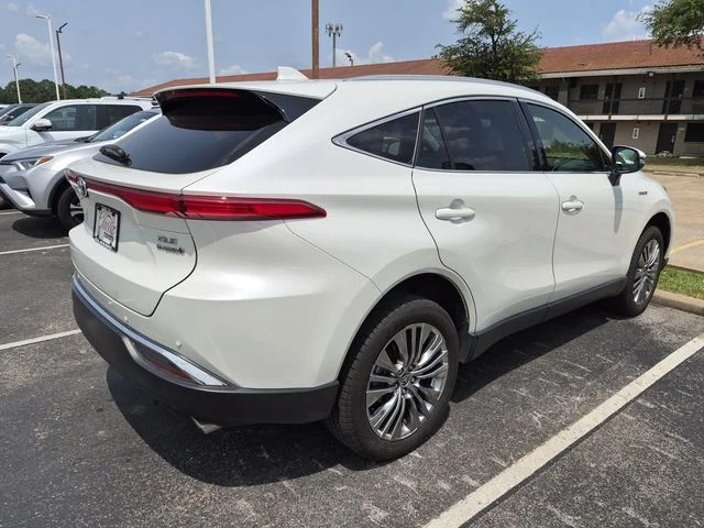 Used 2021 Blizzard Pearl Toyota XLE image 2