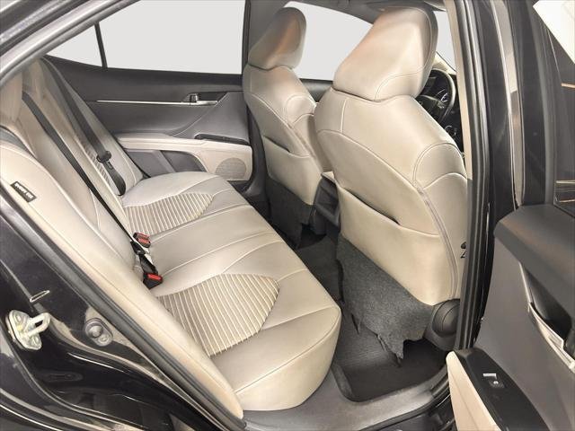 2020 Toyota Camry SE - Photo 15