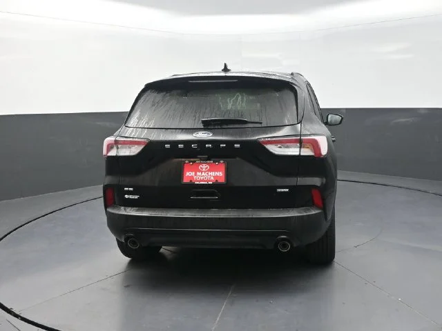 Used 2021 Black Ford SE image 7