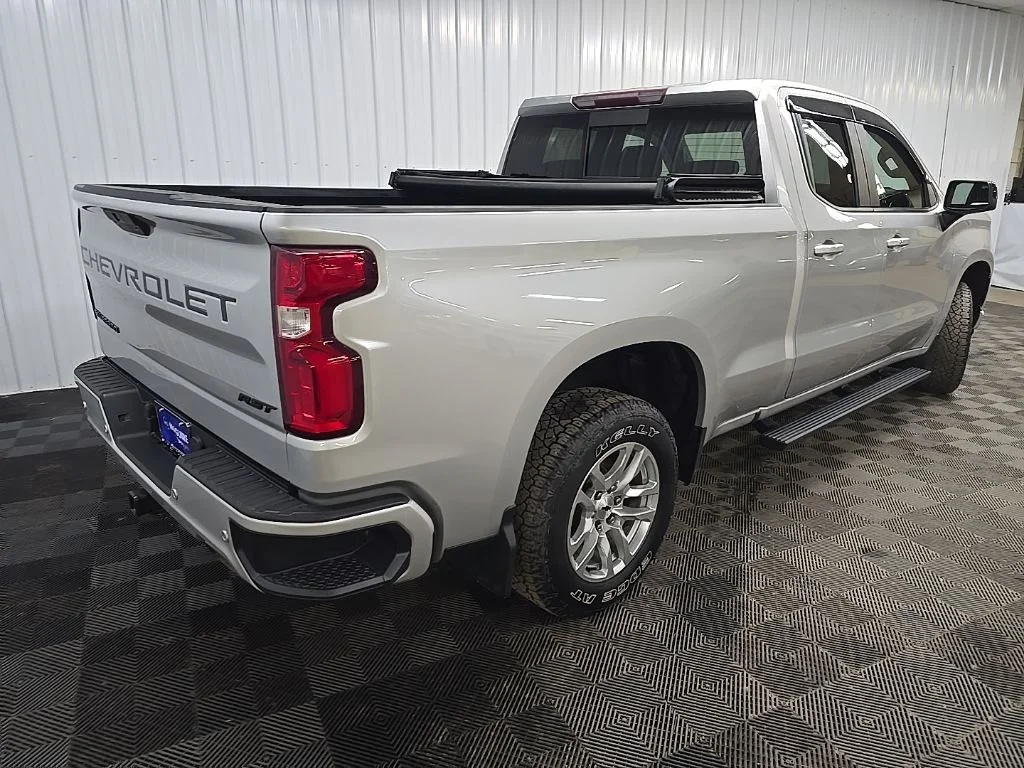 Used 2020 Silver Chevrolet RST image 10