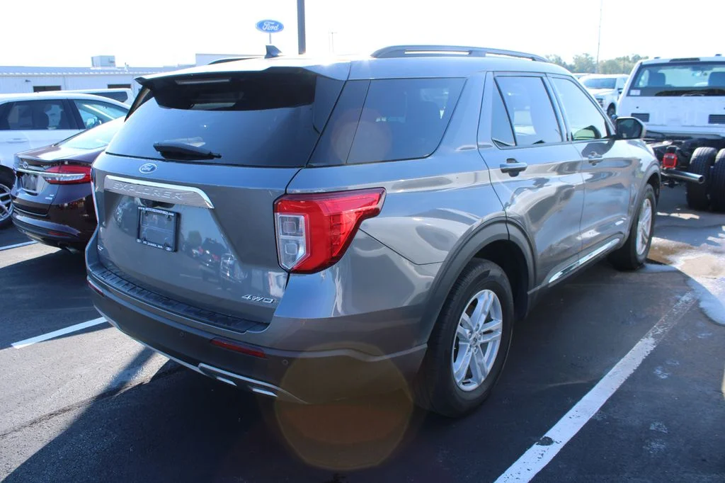Used 2021 Gray Metallic Ford XLT image 4