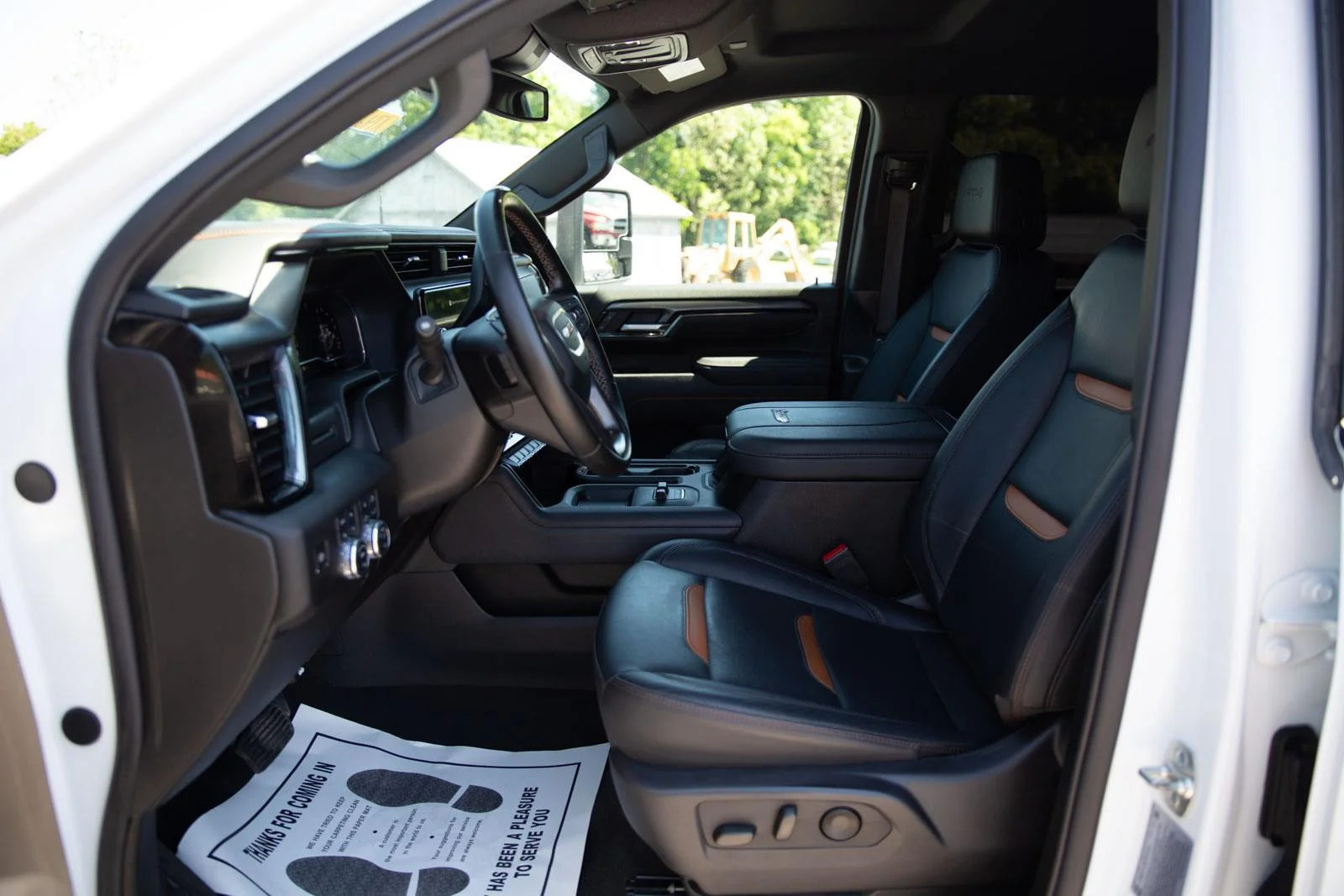 Used 2025 Summit White GMC AT4 image 21