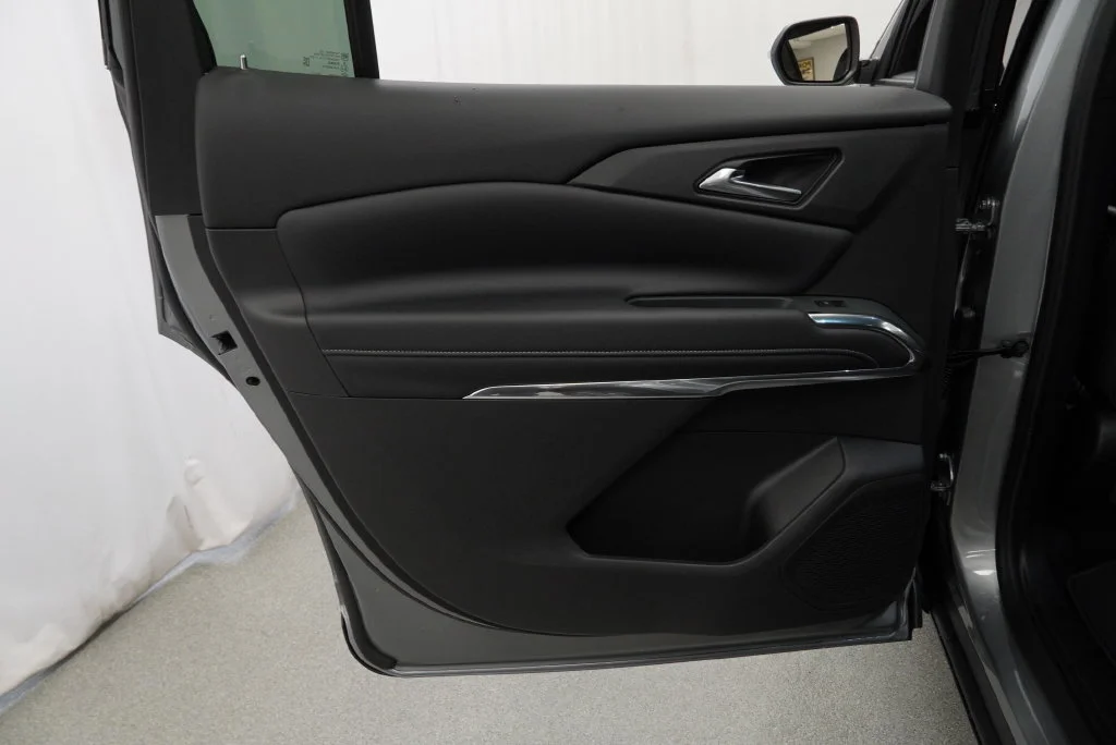 New 2027 Sterling Gray Metallic Chevrolet LT image 24