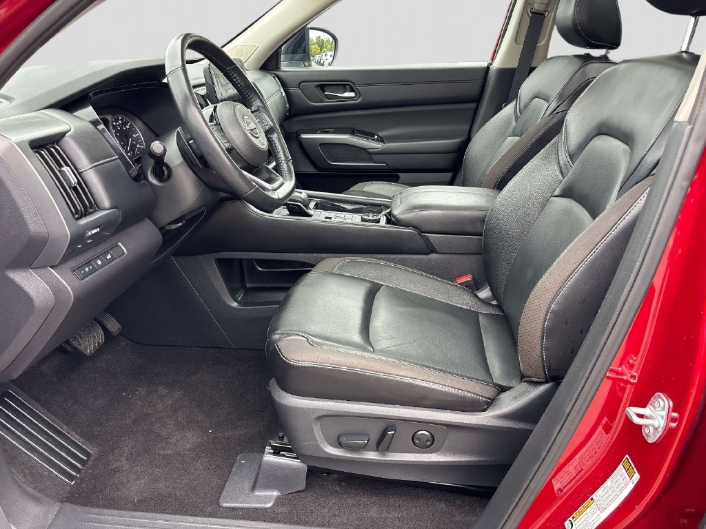 Used 2024 Red Nissan SL image 11