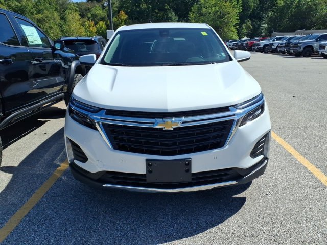 Used 2024 Summit White Chevrolet LT image 2