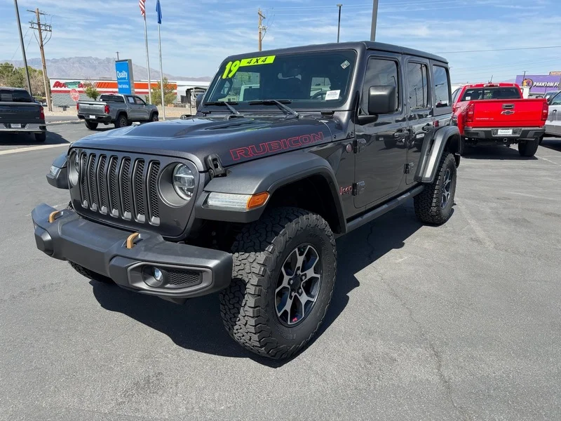 Used 2019 Granite Crystal M Jeep Rubicon image 7