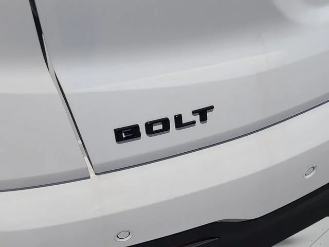 New 2027 Summit White Chevrolet LT image 31