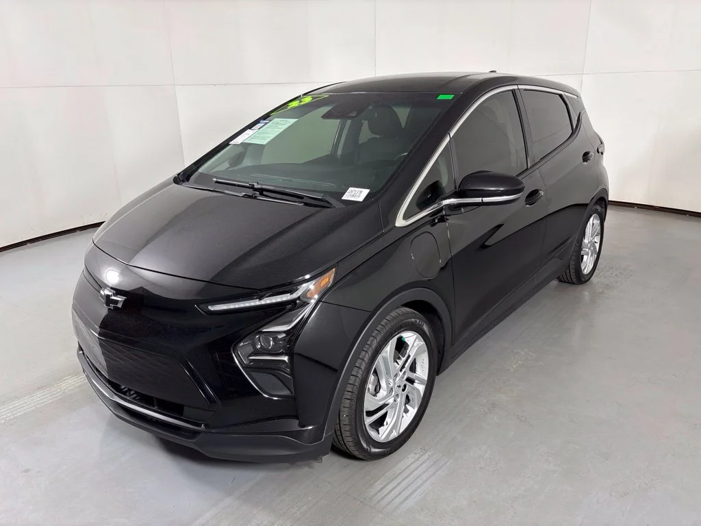 Used 2023 Black Chevrolet 1LT image 4