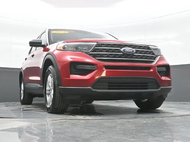 Used 2023 Red Ford XLT image 22