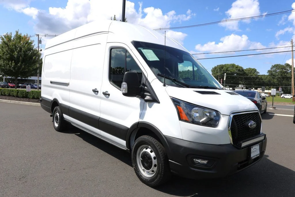 Used 2024 Oxford White Ford T-350 148