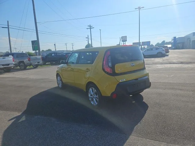 Used 2015 Yellow Kia Plus image 8
