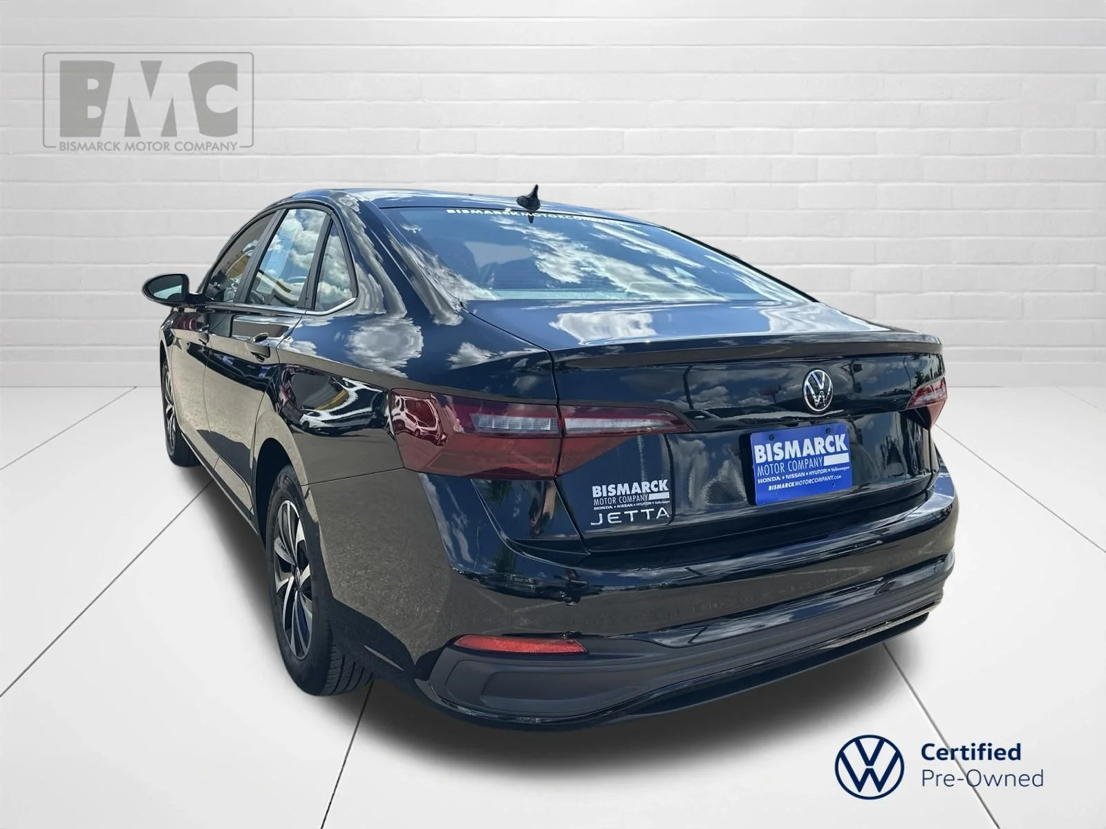 Certified Used 2024 Black Volkswagen 1.5T S image 4