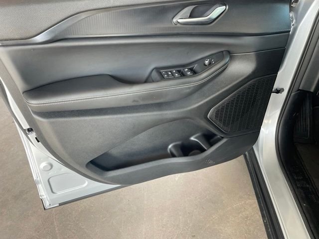 Used 2025 Silver Jeep Laredo image 26