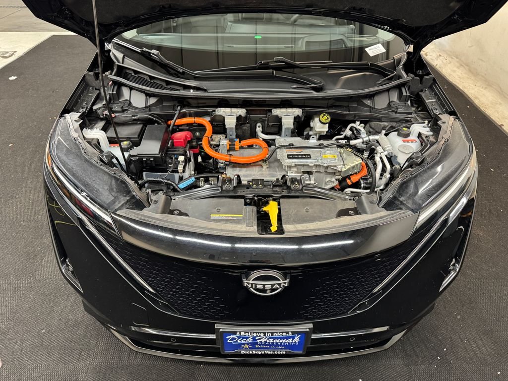 Used 2023 Black Diamond Pearl Nissan ENGAGE image 10