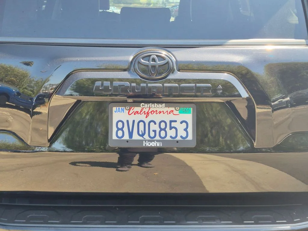 Used 2020 Black Toyota Venture image 38