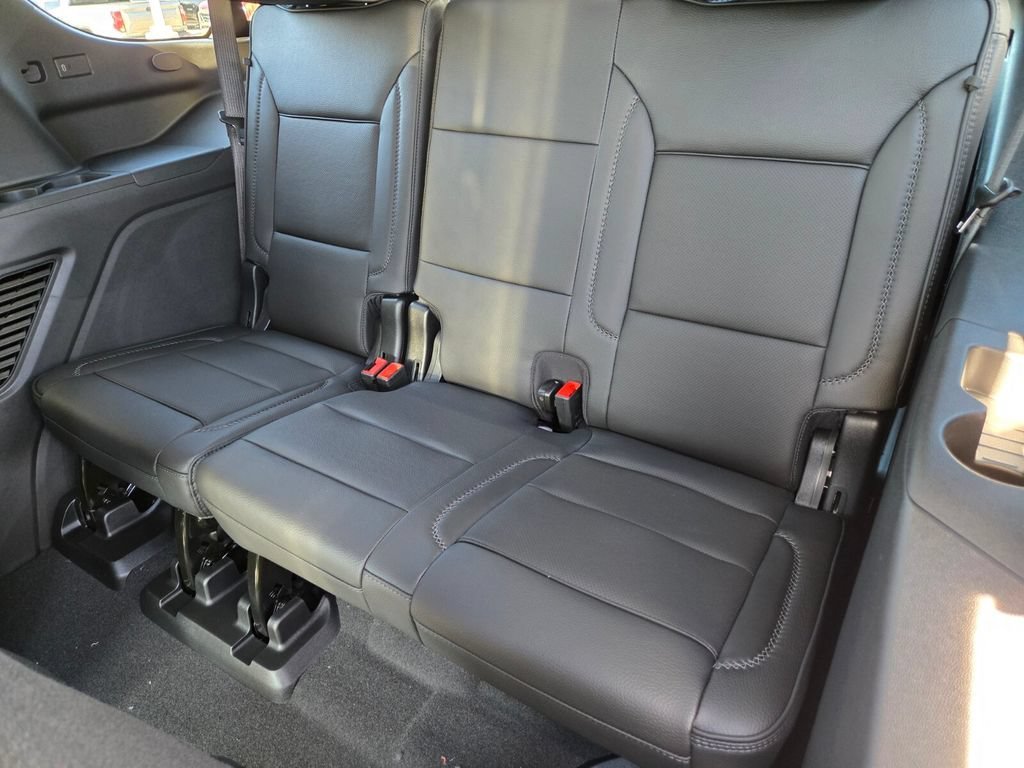 2026 GMC Yukon Denali - Photo 13