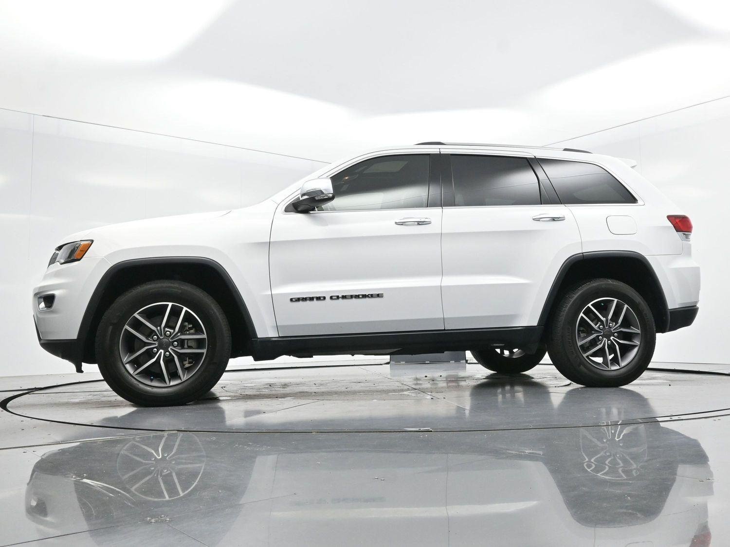 Used 2021 Bright White Clearcoat Jeep Limited image 45