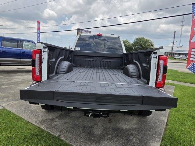 New 2026 Star White Metallic Tri-Coat Ford F-450® Platinum® image 31