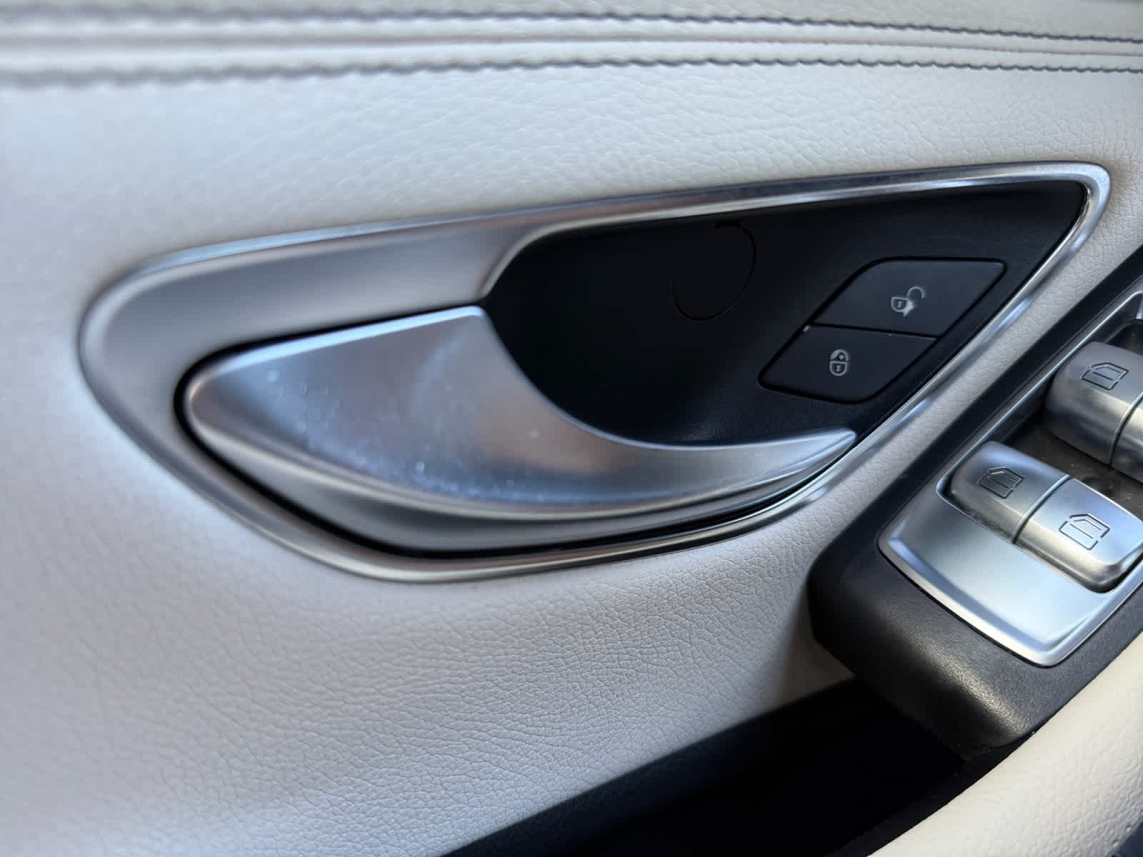 Used 2017 designo Diamond White Metallic Mercedes-Benz AMG® C 43 image 24