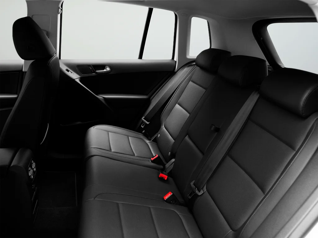 Used 2011 White Volkswagen S image 17