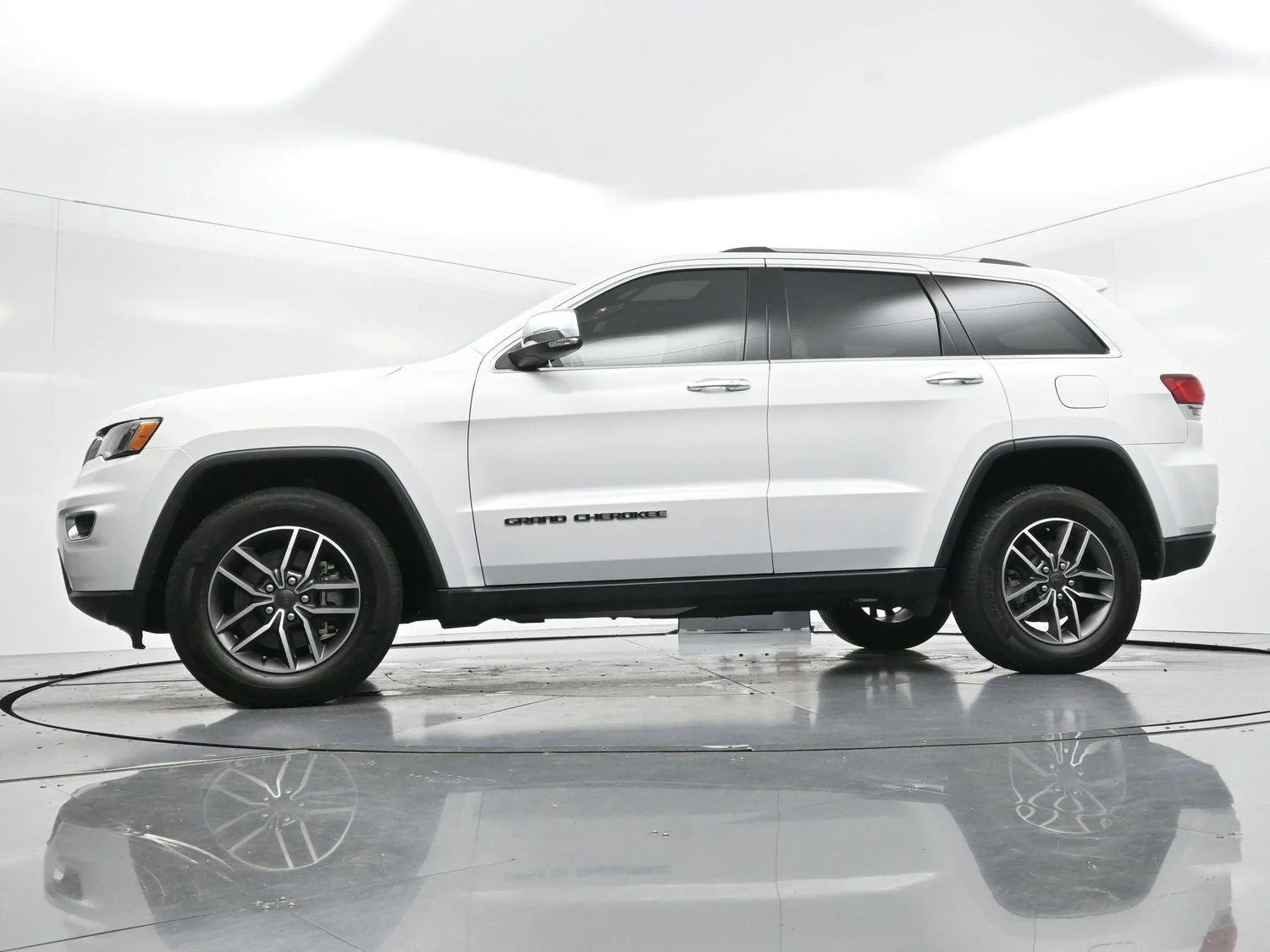 Used 2021 Bright White Clearcoat Jeep Limited image 45