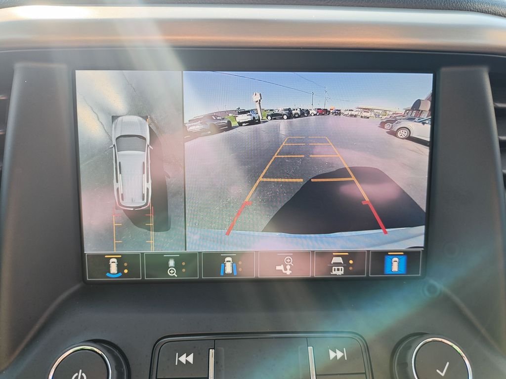 Used 2022 White GMC Denali image 23