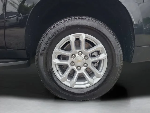 Used 2025 Black Chevrolet LS image 34
