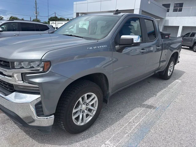 Used 2020 SATIN STEEL METALLIC Chevrolet LT image 3