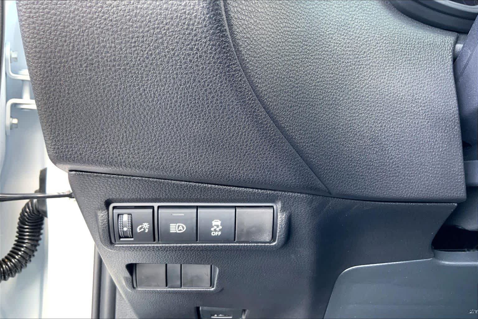 Used 2026 Wind Chill Pearl Toyota LE image 33